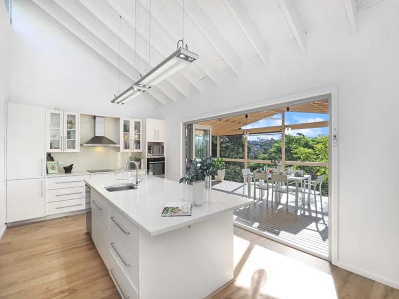 Hill & Viteri Property
