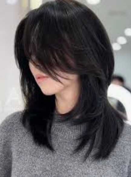 Non-binary medium/long haircut