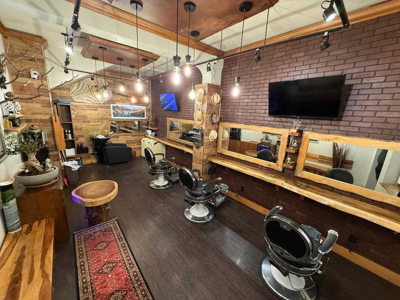 Gentlemen Chairs
