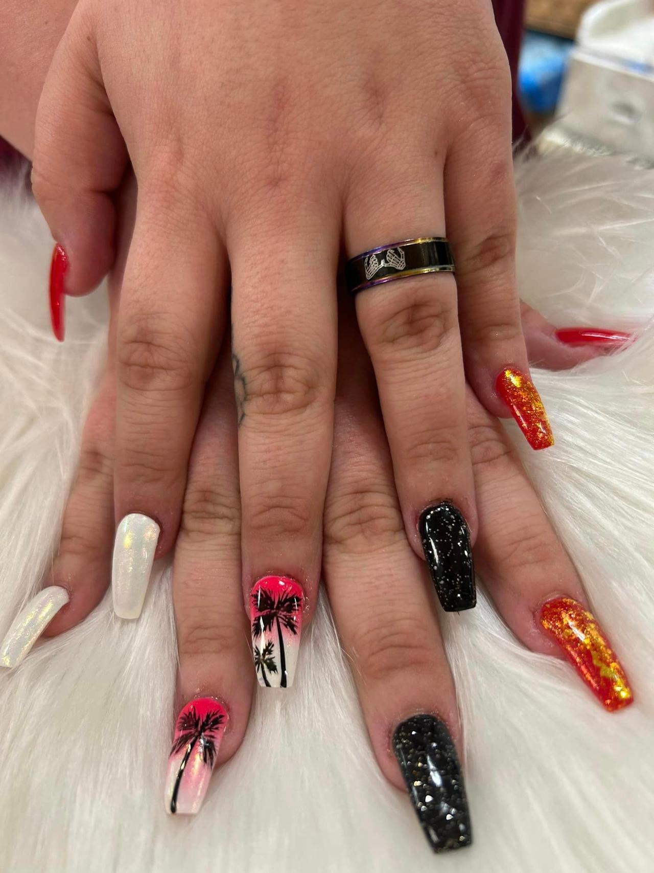 KELLY NAILS