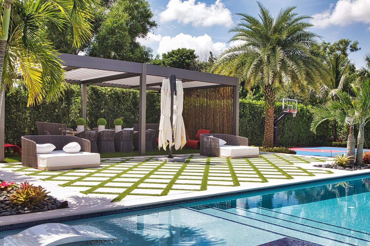 Zinga's Power Pergola of Sarasota