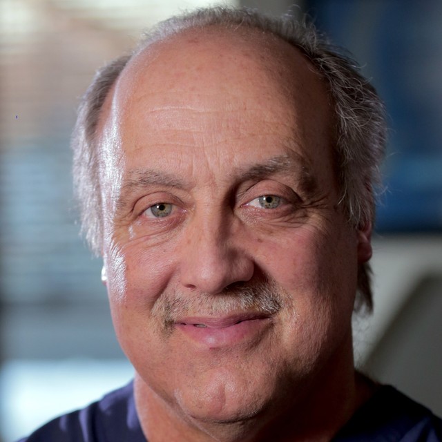 Dr. Thomas Stauss MD