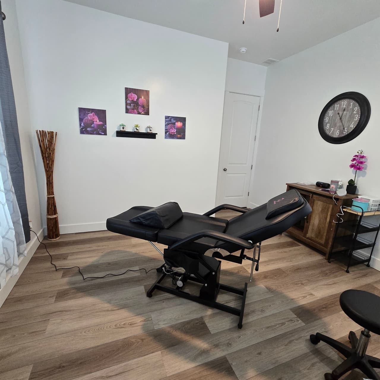 Sleek To Chic Studio
